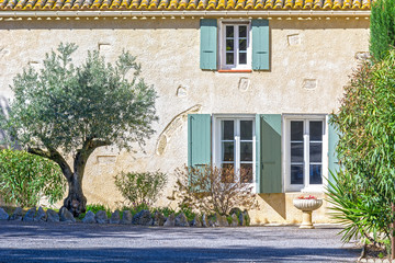 House in France © Flaviu Boerescu