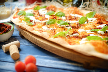 pizza with dried tomatoes