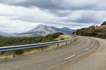 Naklejka premium Winding asphalt road in Spain