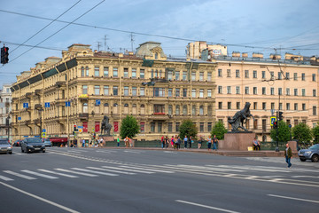 Obraz premium RUSSIA, SAINT PETERSBURG - AUGUST 18, 2017: View of the Nevsky Prospekt and Anichkov Bridge on a summer day