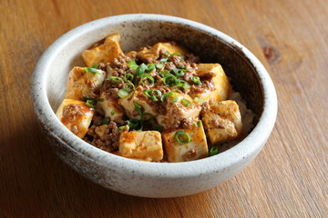 麻婆丼