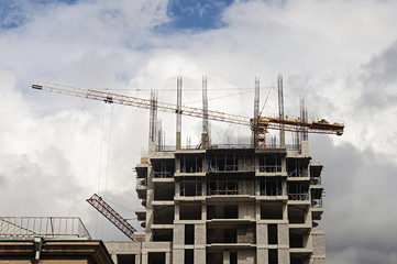 Fototapeta na wymiar Construction of new high-rise building