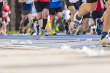 marathon runners in the city 