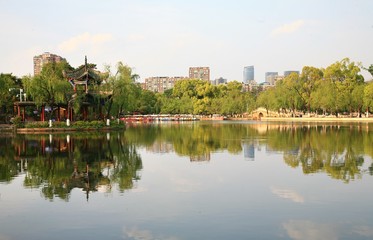 Fototapeta na wymiar Green Lake Park in Kunming, Yunnan Province, China 