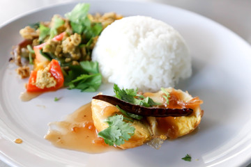Fried crab in yellow curry or Stir-fried crab curry