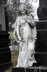 Marmor-Grabstatue auf dem Wiener Zentralfriedhof, Wien, Österreich, Europa