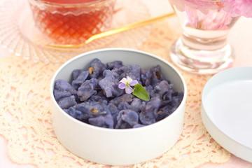 スミレの砂糖漬け