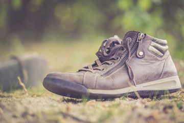 Alter Schuh in der Wildnis 