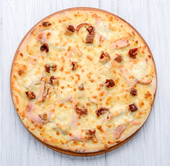 Pizza Carbonara with bacon cheese