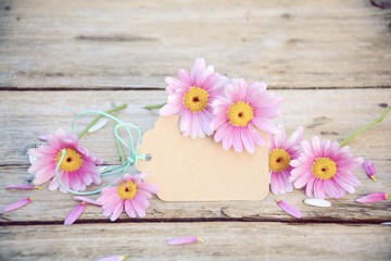 Obraz na płótnie Canvas Grußkarte - Frühlingsblumen - Blumenstrauß rosa nostalgisch