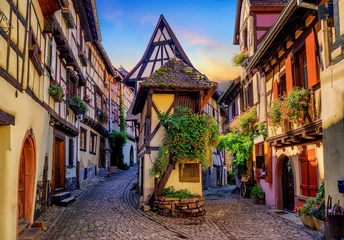 Papier Peint photo Lieux européens Maisons à colombages colorées à Eguisheim, Alsace, France