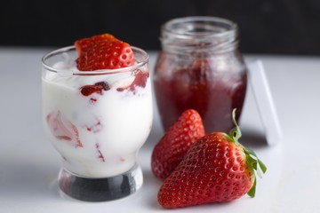 yogurt and strawberries