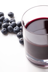 Blueberry juice and fresh blueberry
