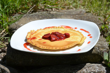 Pfannkuchen mit Erdbeeren 