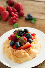 Pavlova cake