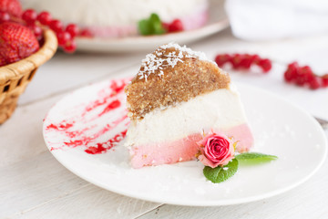 No bake strawberry cheesecake slice