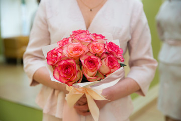 Obraz na płótnie Canvas Beautiful wedding bouquet of flowers in bride’s hands