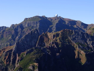 Fototapeta na wymiar Rando de Pico do Arieiro à Pico Ruivo (Madère)