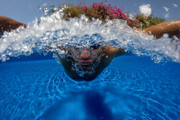 Man breath while swim