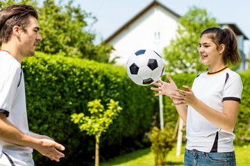 Naklejka premium Fussball Wm Familie beim Public viwing
