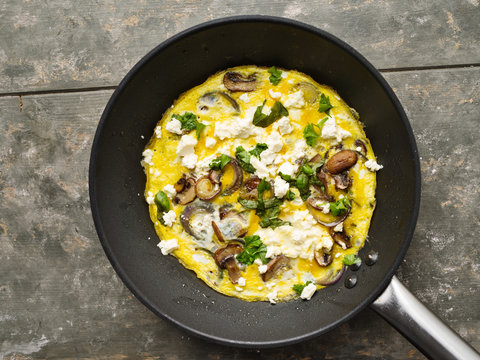 Omelett mit Pilzen - Omelette with mushrooms