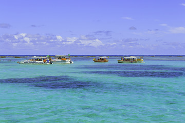 Fototapeta premium Embarcações nas piscinas naturais