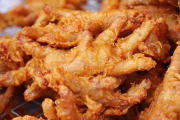 Fried chicken feet is delicious in the market