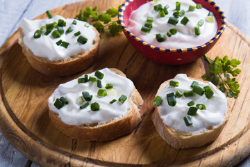 Sour cream spread with home made bread