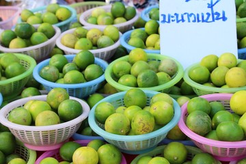 Fresh lemon for cooking in the market