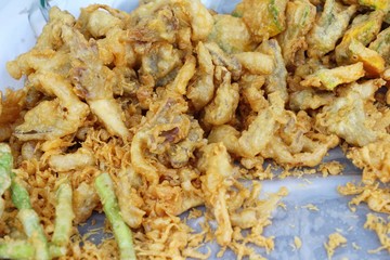 Fried mixed vegetable omelette delicious at market