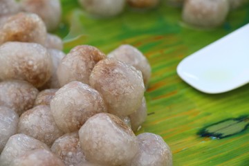 Steamed flour with peanut and pork filling