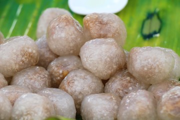 Steamed flour with peanut and pork filling