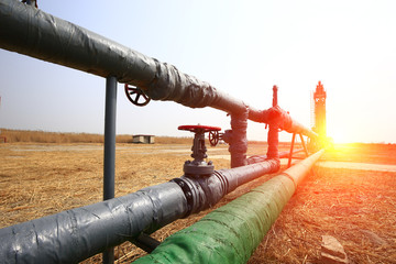 Oil pipes and valves