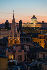 Toits de Rome, Basilique Saint-Pierre. Italie