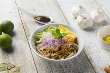 Assam Laksa (Noddle in Tangy Fish Gravy)
