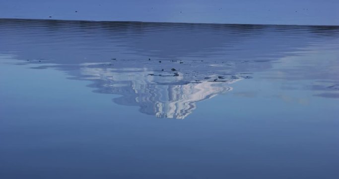 精進湖と富士山