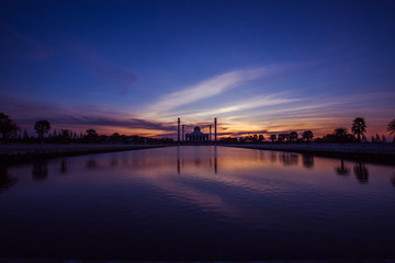 Fototapeta na wymiar Landscape of beautiful sunset sky at Central Mosque, hat yai,Songkhla province, Southern of Thailand.