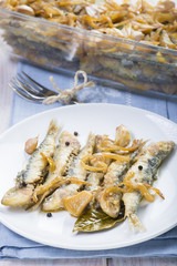 Sardinas en escabeche, pescado azul en la comida para una dieta saludable