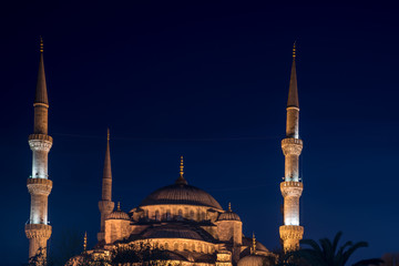 Fototapeta na wymiar Night view of Sultanahmet Mosque or Blue Mosque