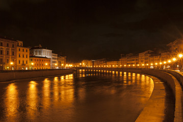 Naklejka na ściany i meble river Arno at night