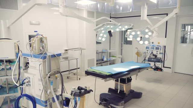 Light in a hospital room turn off and on again. 4K.