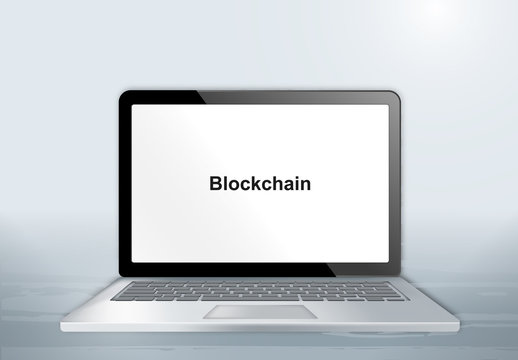 Laptop auf Holztisch - Blockchain