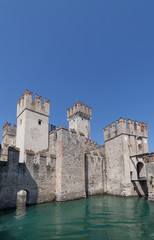 Obraz premium Scaliger Castle in Sirmione. Garda Lake - Travel destination in Italy.