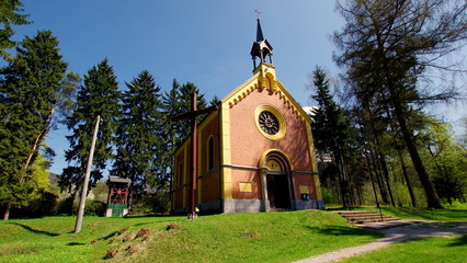 Kościół Rzymskokatolicki pw. Matki Bożej Królowej Świata w Sokołowski - parafia Świętego Michała Archanioła z Mieroszowa © Konrad_elx