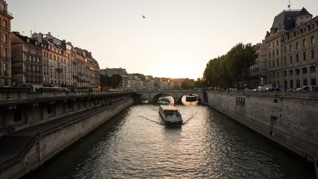 Afternoon to night timelapse of Seine River
