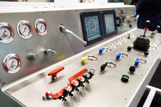 Coiled Tubing Unit Operators Control Panel