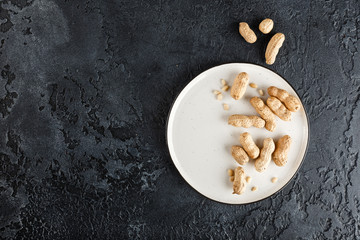 Peanuts in shell