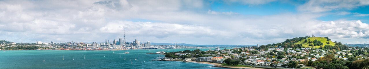 Panorama of Auckland Skyline from North Head on Bright Sunny Day - obrazy, fototapety, plakaty