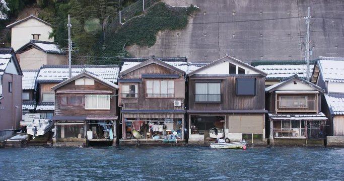 伊根町の船屋