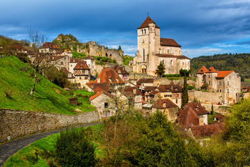 Fototapeta na wymiar Saint-Cirq-Lapopie, one of the most beautiful villages of France